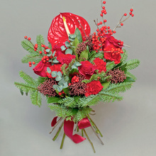 Buchet de sărbătoare - cu anthurium și trandafiri