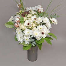 Invitație la fericire- buchet cu bumbac și crizanteme